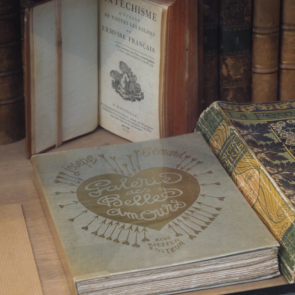 Genicot librairie Galerie Bortier livres anciens vitrine