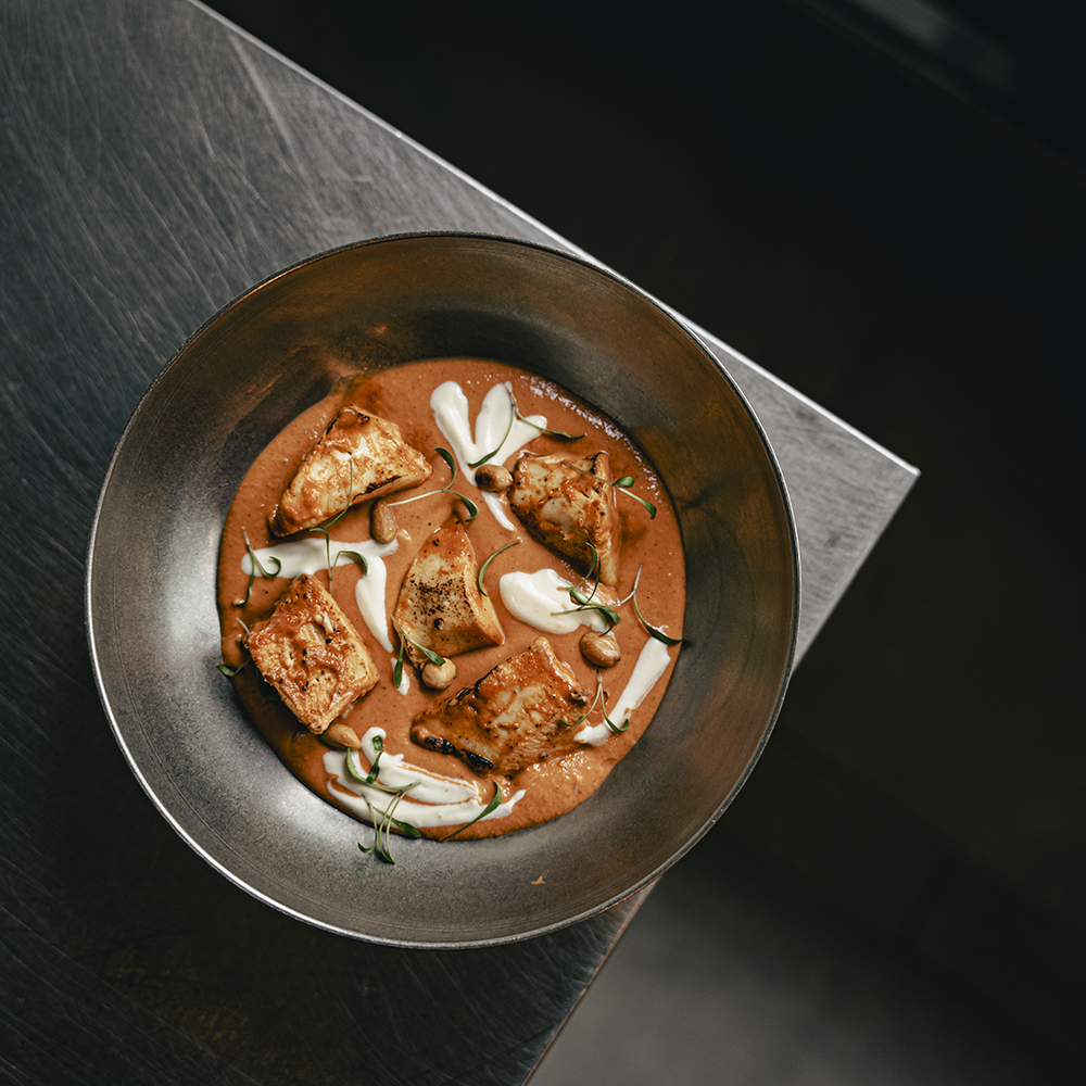 Naanry Indian Food Bortier Gallery Curry plate top view design kitchen