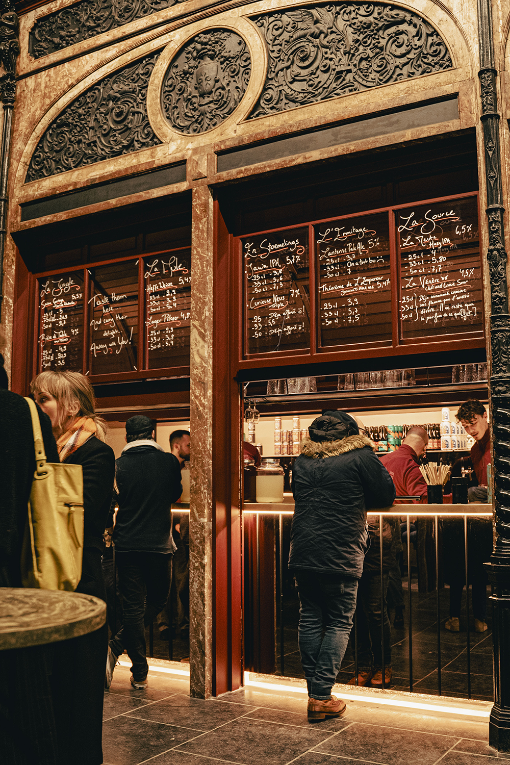 Taproom belgian beers Brussels Bortier Gallery front bar