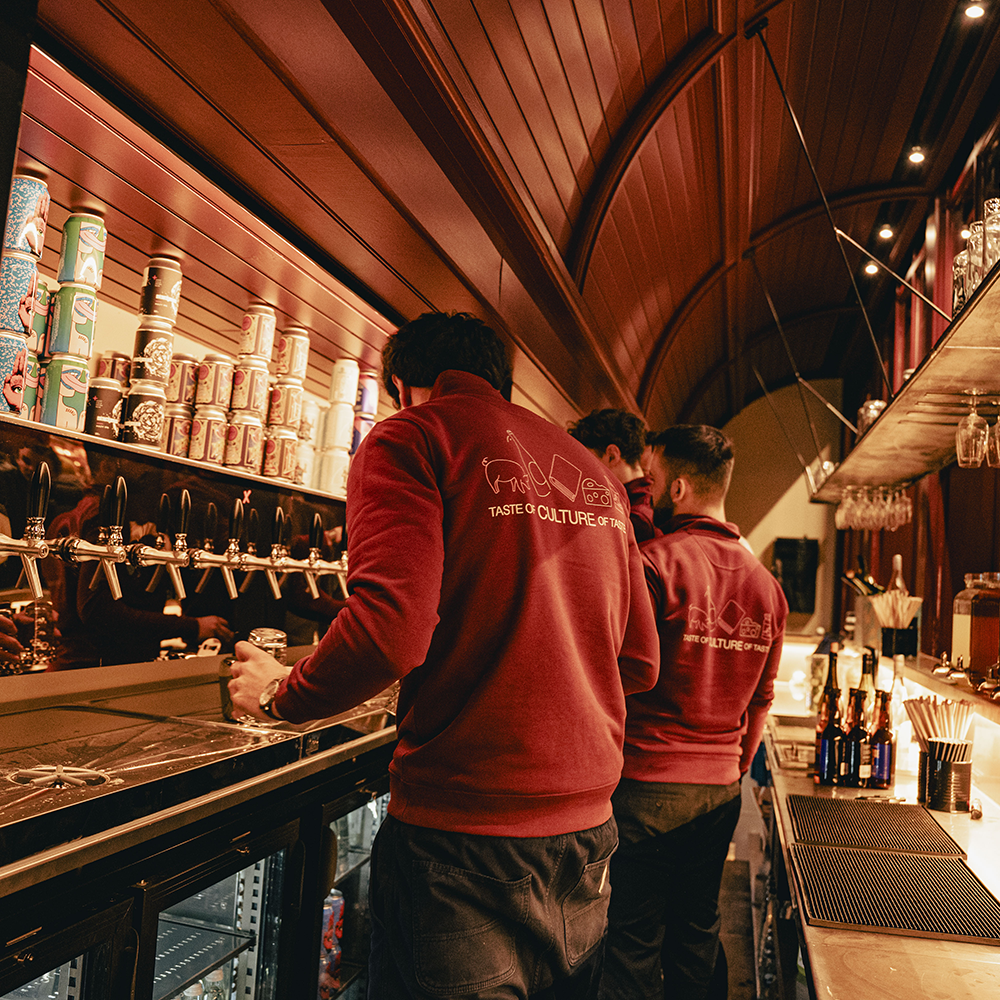 Taproom belgian local beers Brussels Bortier Gallery bar service