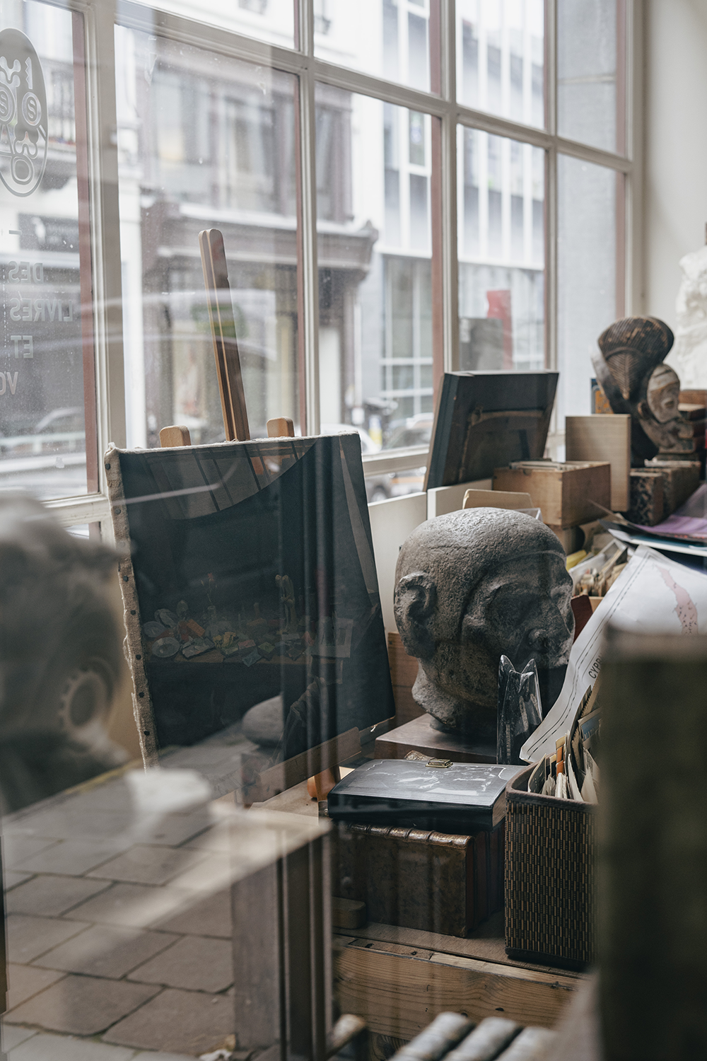 Van Cutsem Brocanteur Bortier Bruxelles Vue vitrine