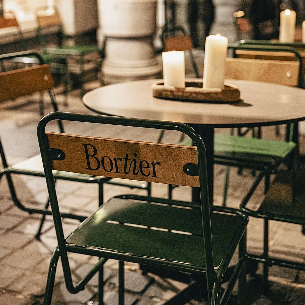 Bortier Gallery Street Terrace Chairs table