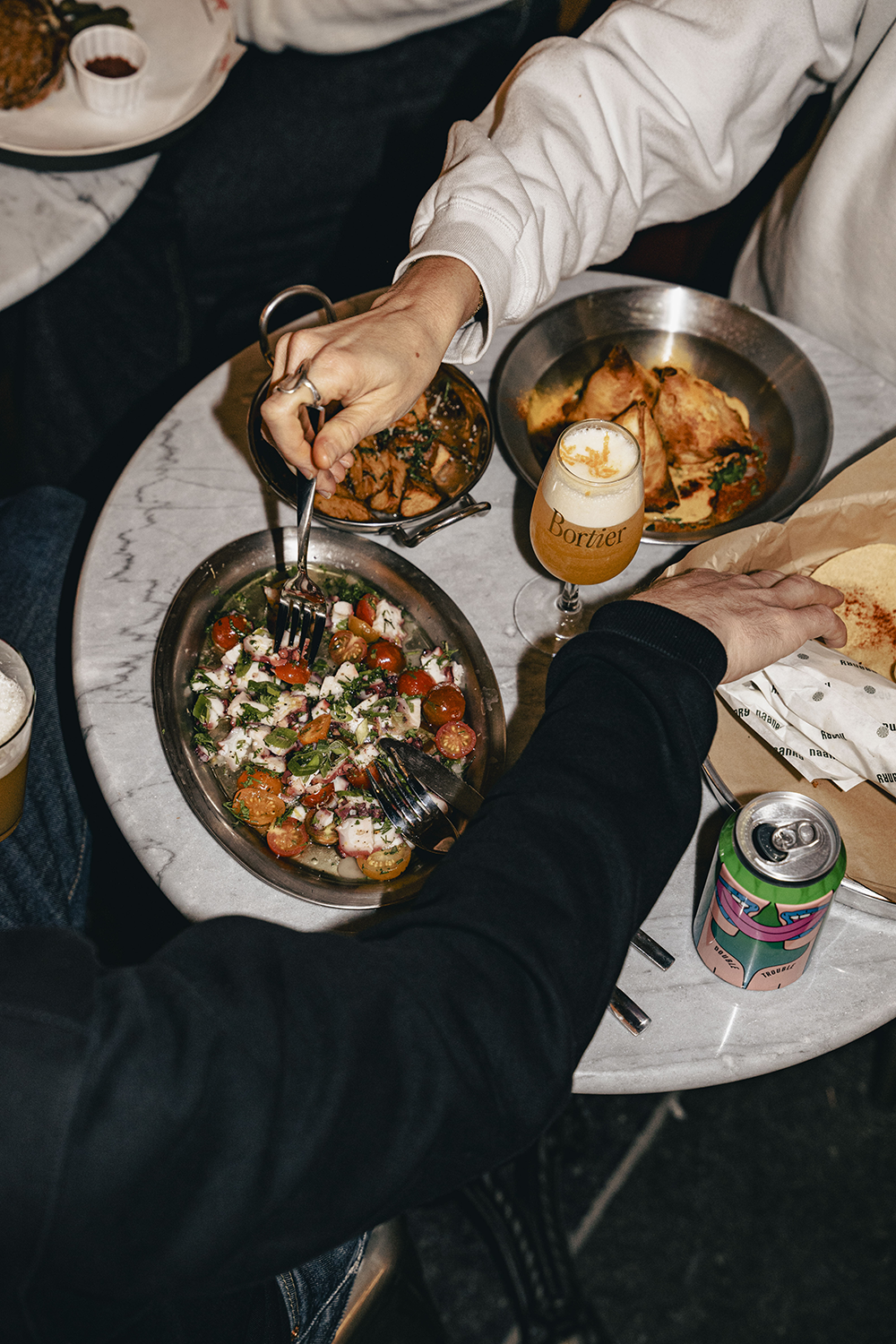 Bortier Food Sharing table top view