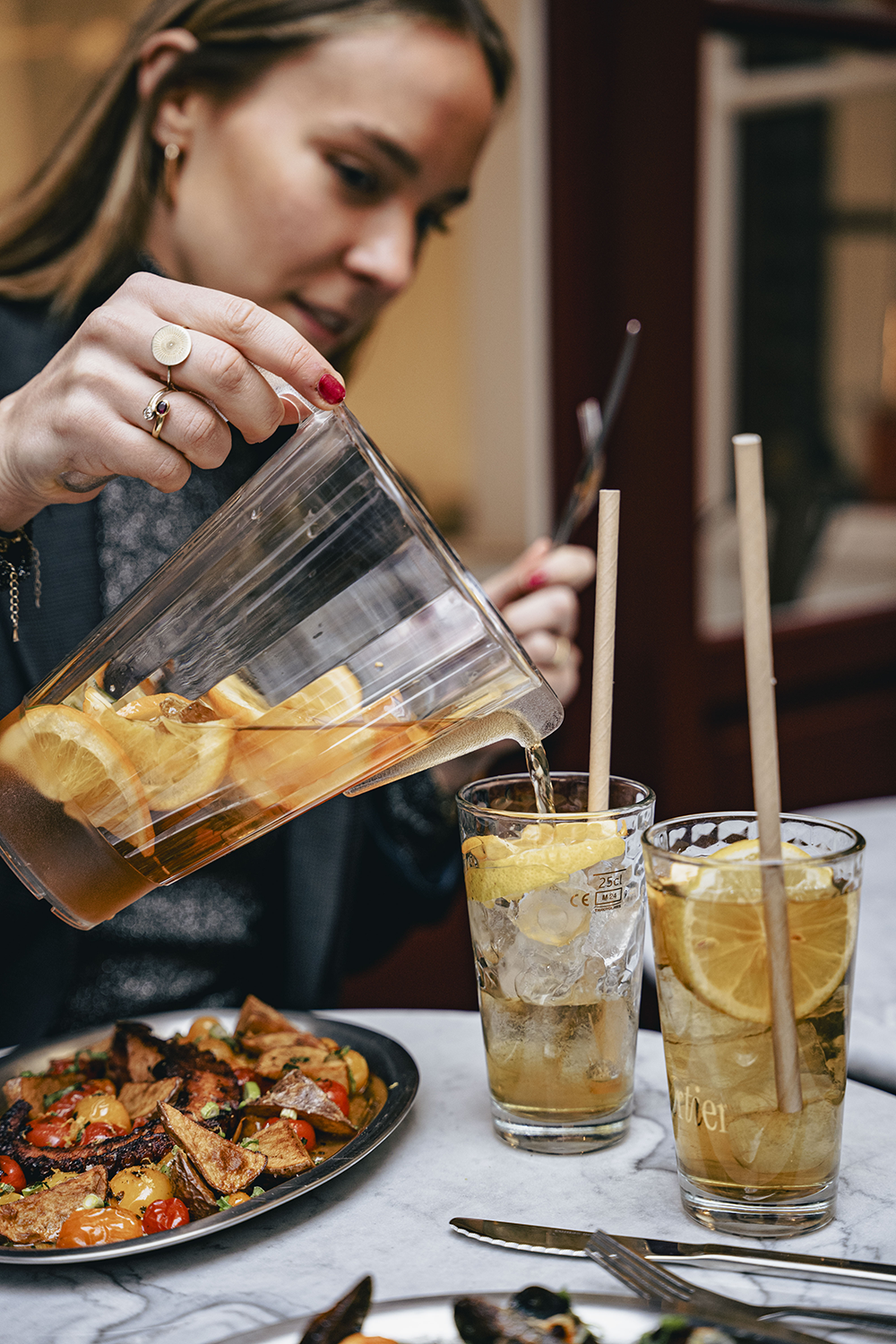 Bortier Fresh drinks ice Bruxelles Young woman