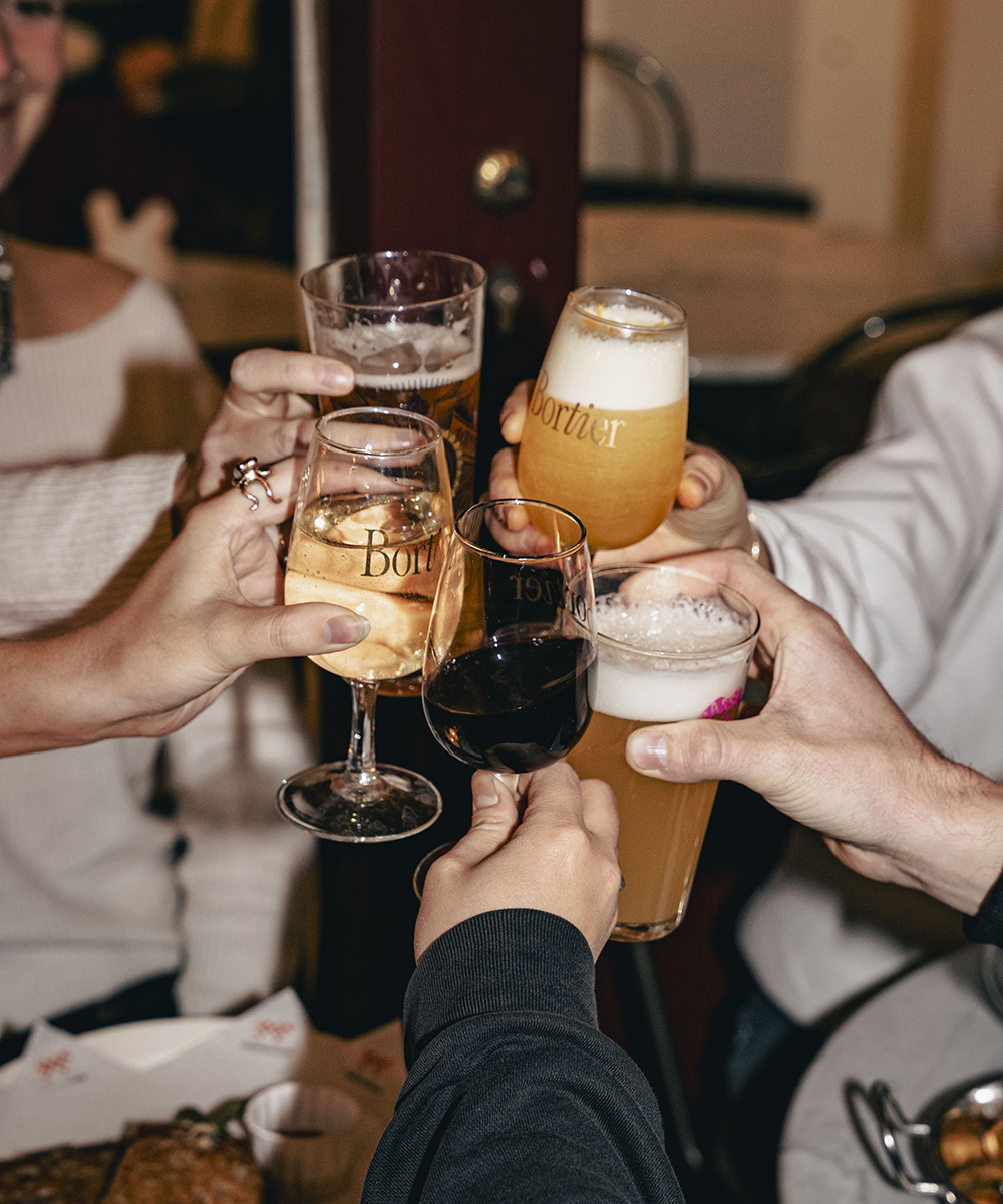 Bortier Gallery Contact form Drinks cheers